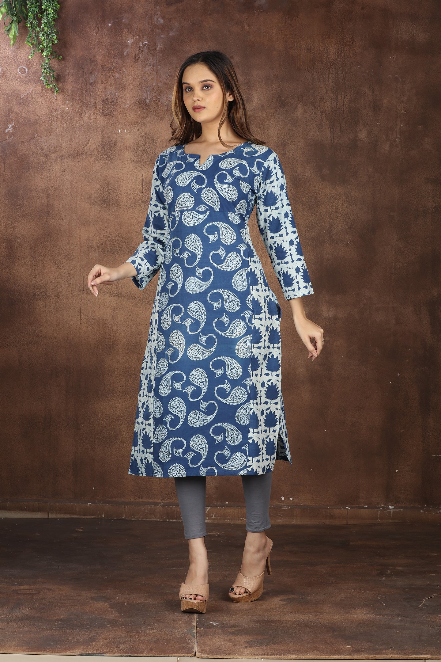 RESHA printed straight long kurta