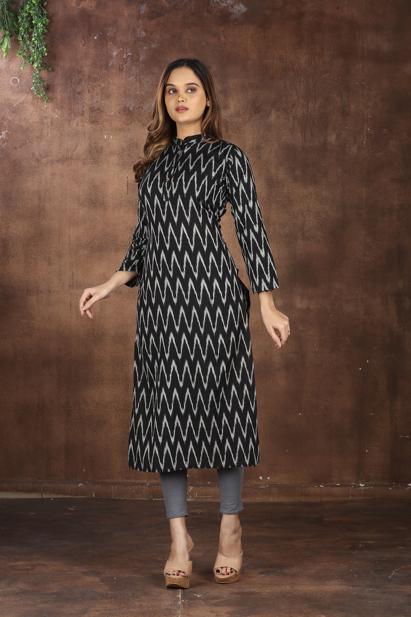 RESHA printed straight long kurta