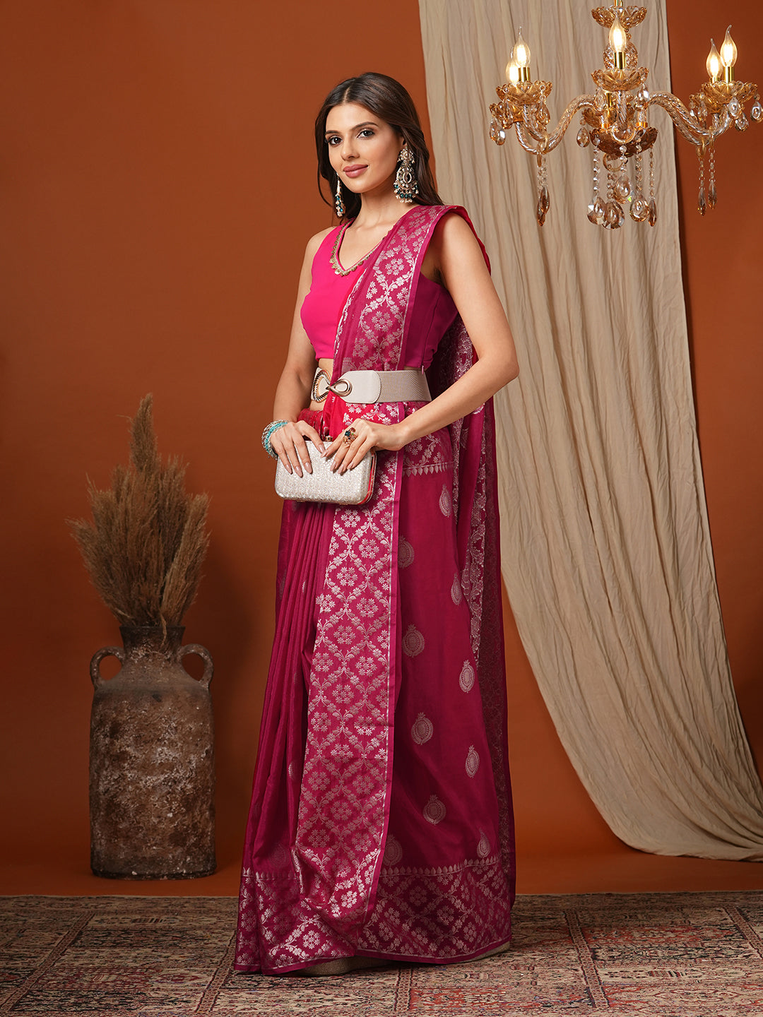 Women's Handloom Banarasi Pink Butta Saree With Jaali Zari Border