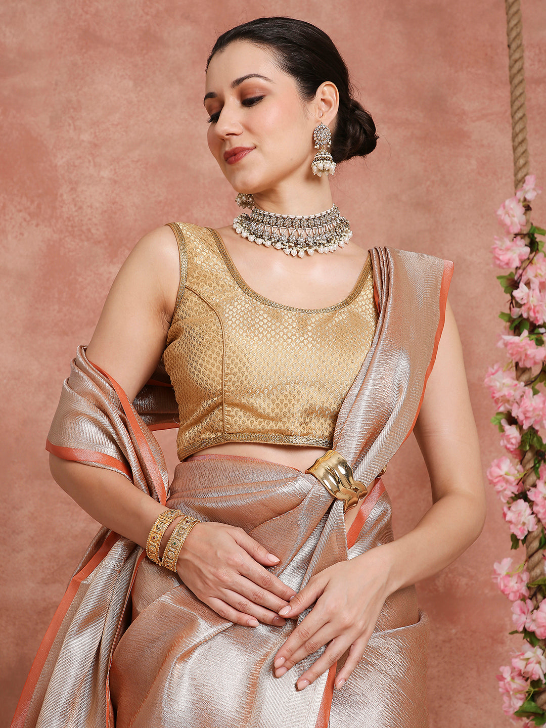 Womens's Handloom Kora Tissue Woven Peach Golden saree with zari pallu