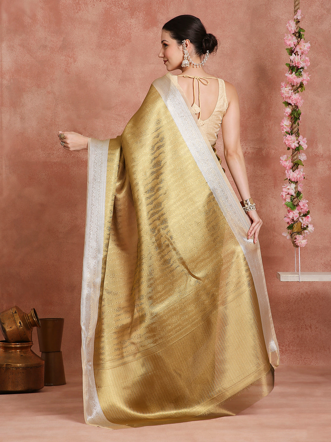 Womens's Handloom Kora Tissue Woven Pink saree with zari pallu