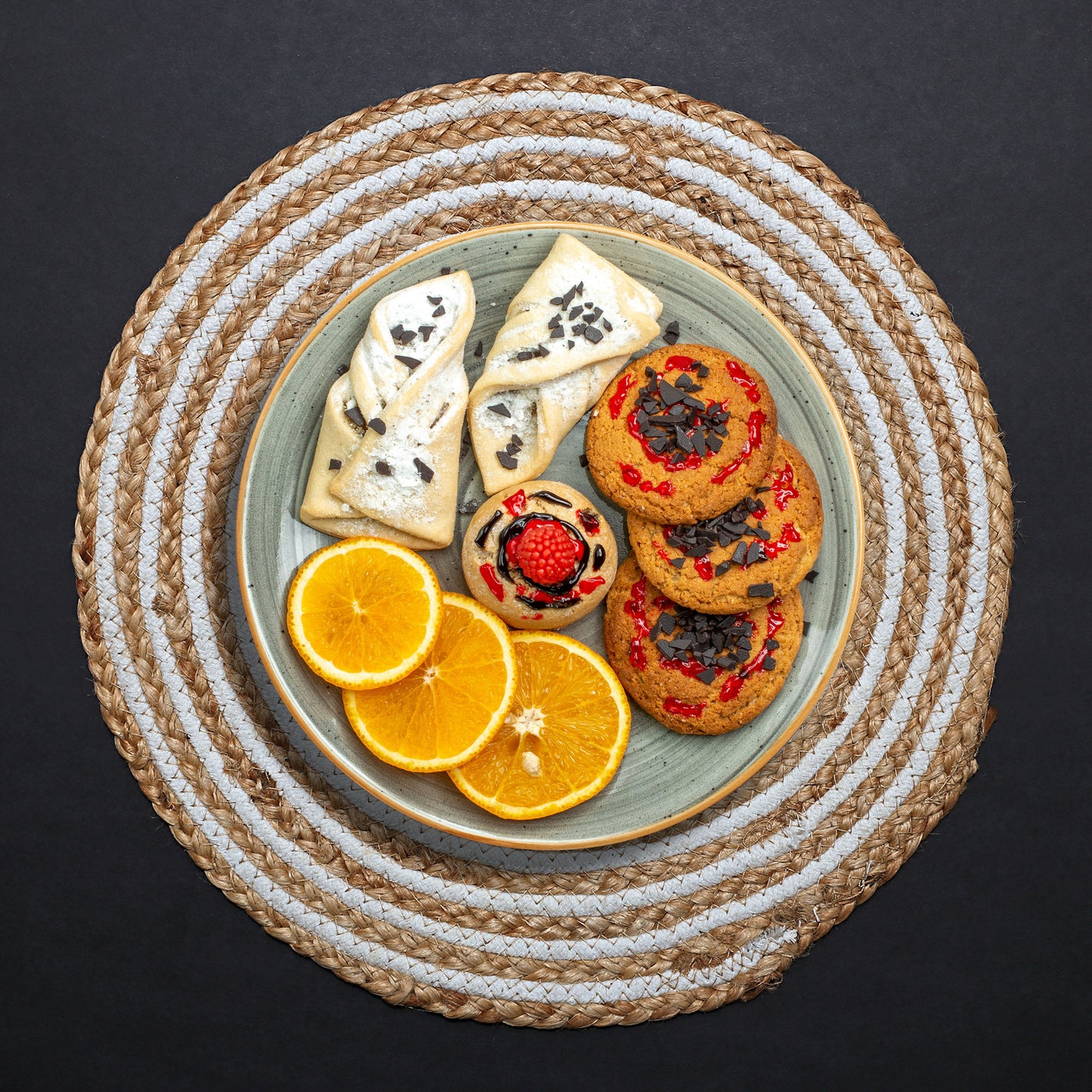Set Of 4 Brown Braided Round Jute Table Placemats
